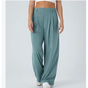 New Halara High Waisted Wide Leg Flowy Solid Pants Size Large Green Comfort NWT